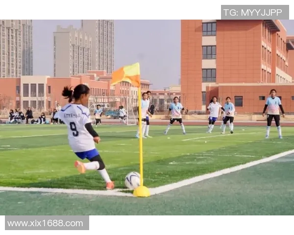 足球星艺人跨界绽放激情演绎绿茵与舞台的双重风采 足球星艺人跨界绽放激情演绎绿茵与舞台的双重风采